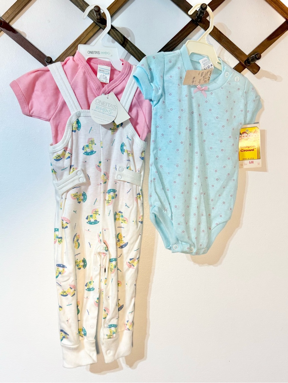 Vtg oneita’s kids &crayon crowd Pink Top w/rocking print Overalls &Blue Bodysuit